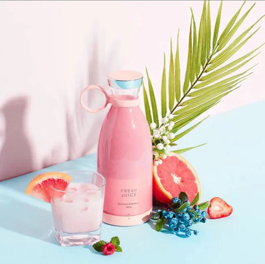 Détail du mixeur portable Juiceley – lames en acier inoxydable et contenant sans BPA
